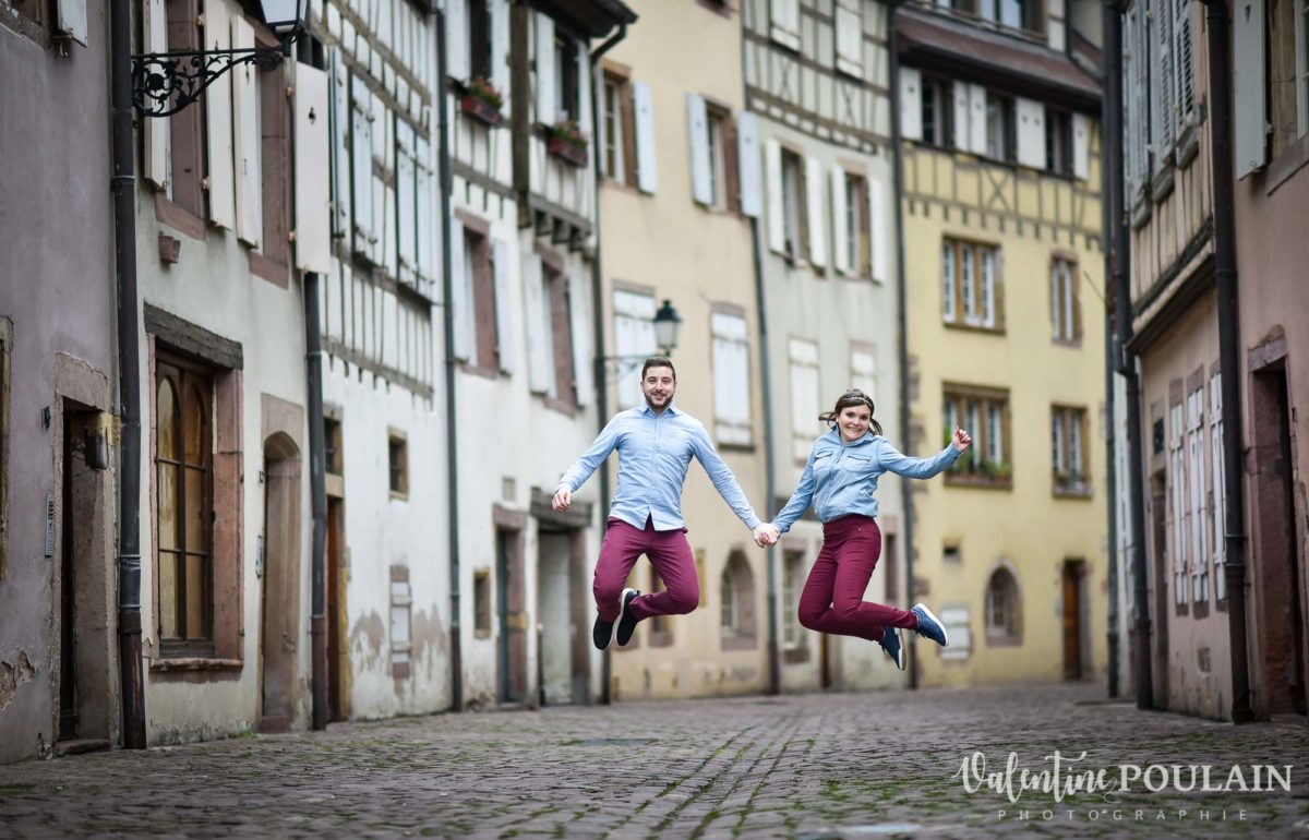 Shooting couple jeux enfants Colmar - Valentine-Poulain sauter