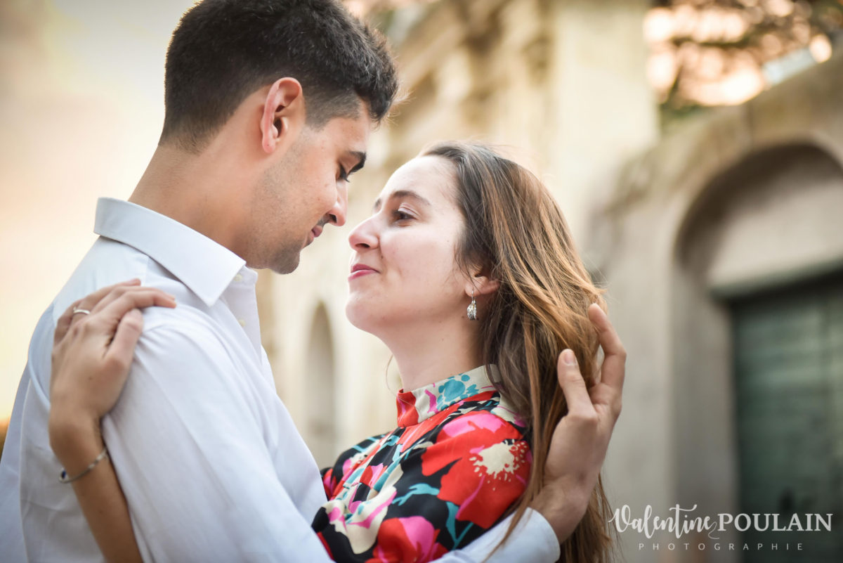 Shooting couple demande mariage Rome main