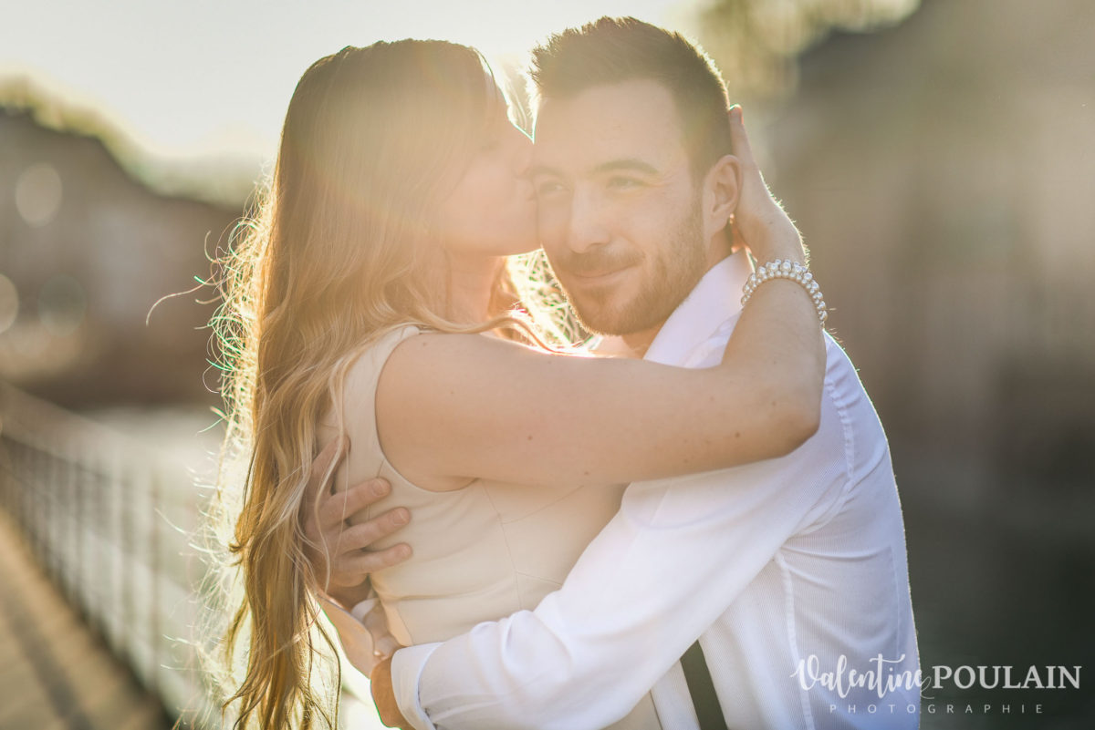 Shooting engagement demande mariage bar baiser