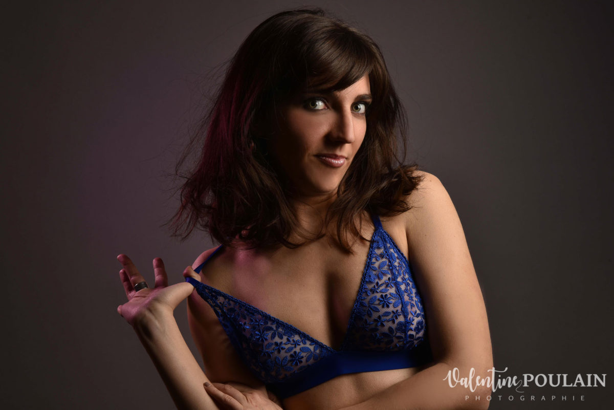 Shooting portrait studio Anais lingerie - Valentine Poulain bretelle