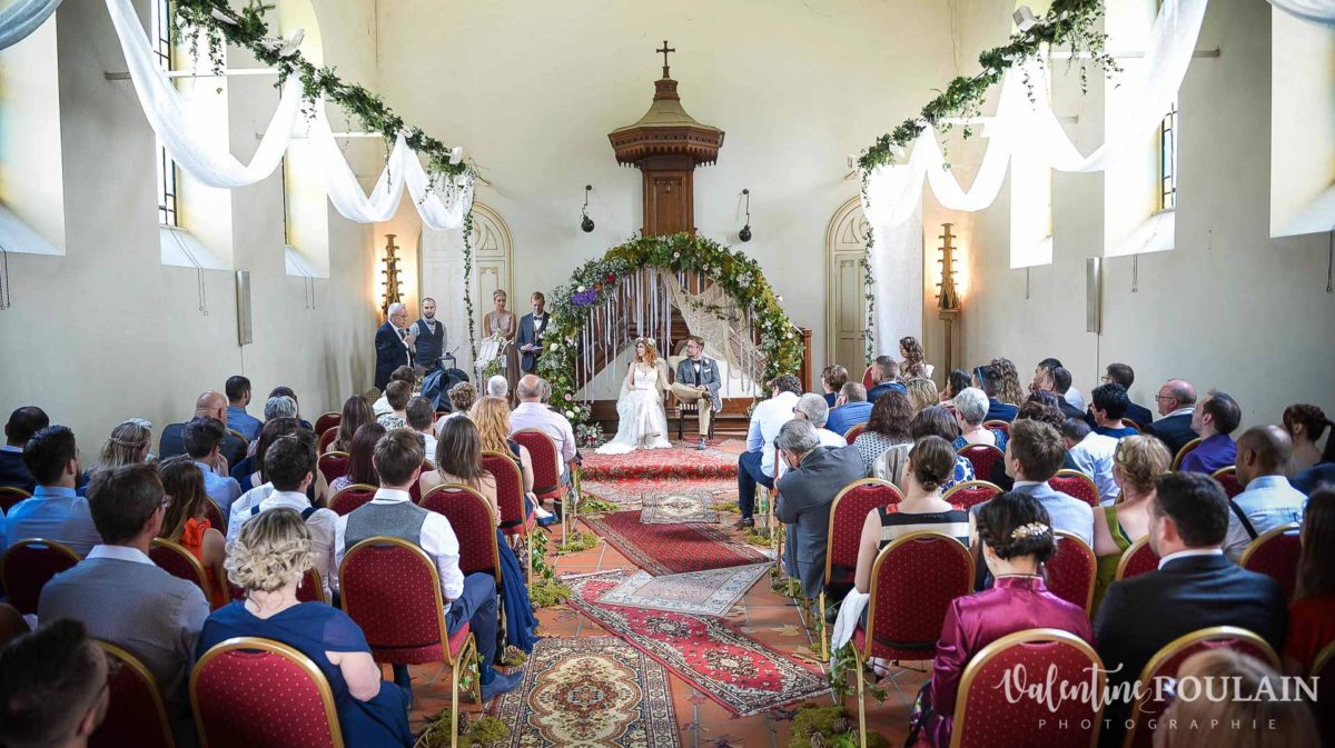 Mariage hippie funky - Valentine Poulain chapelle