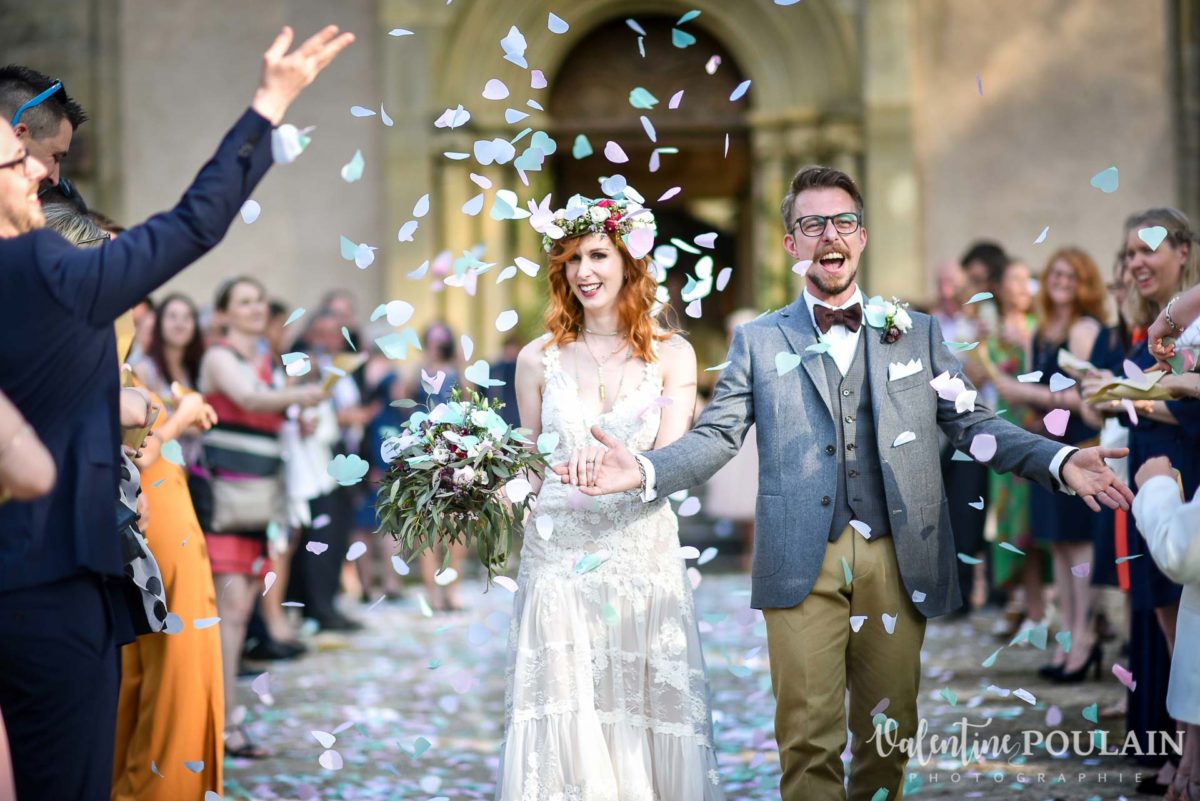 Mariage hippie funky - Valentine Poulain haie honneur