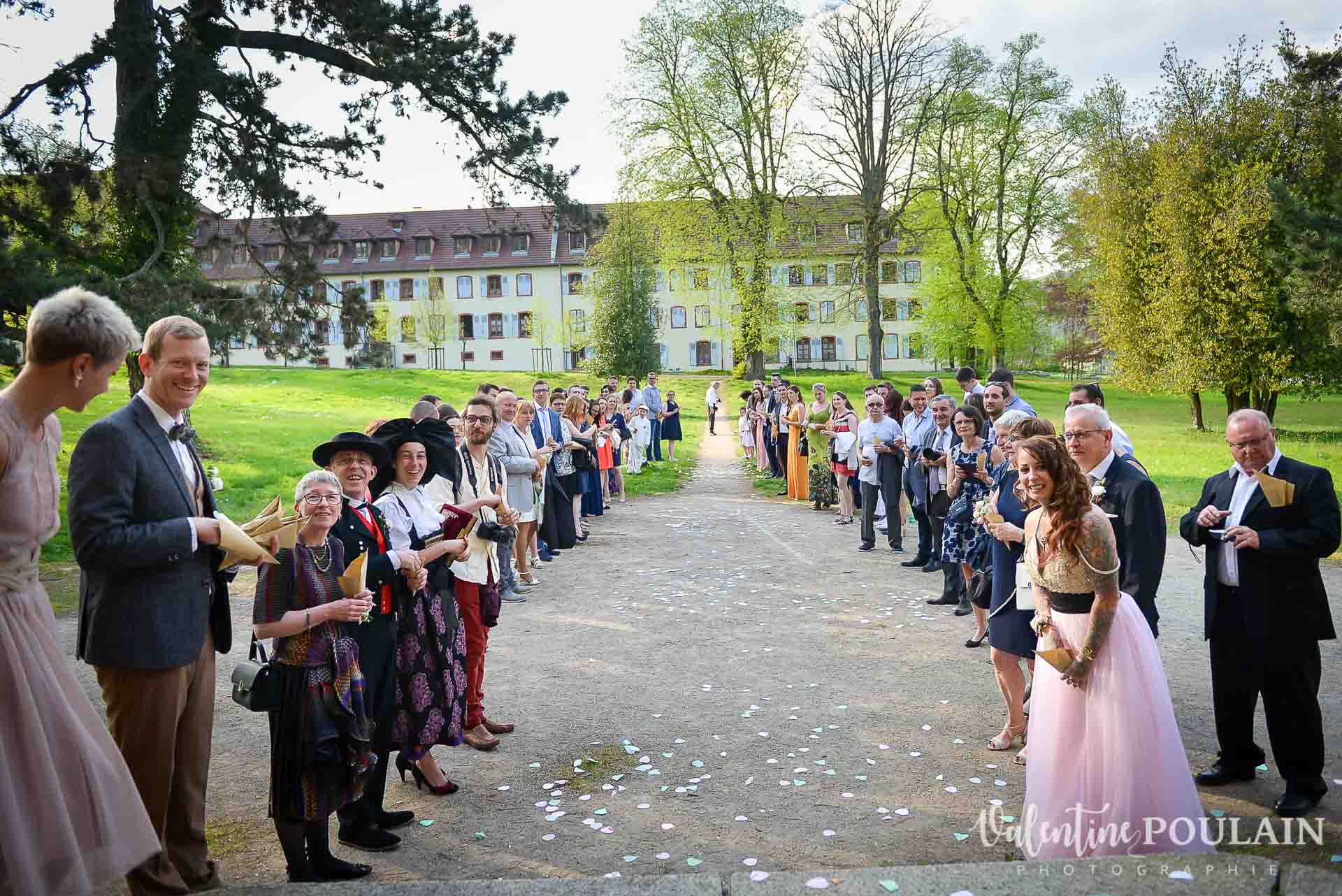 Mariage hippie funky - Valentine Poulain - assemblée