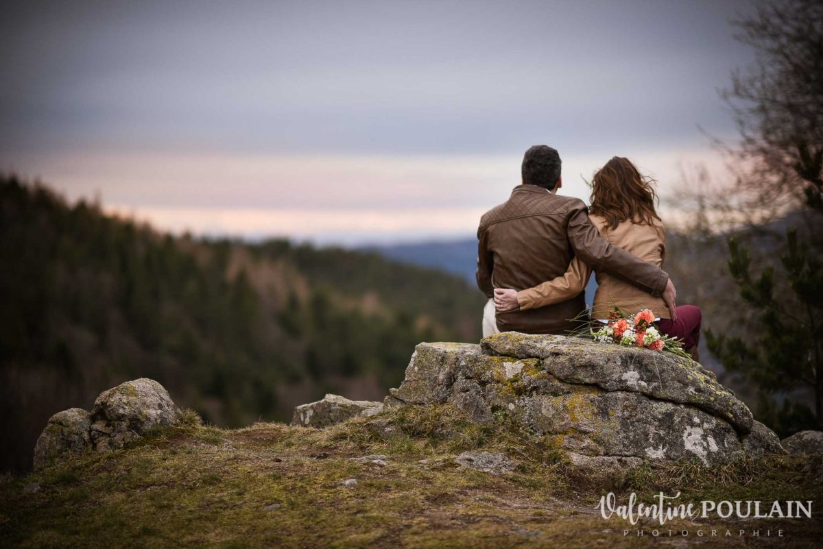Shooting save the date montagne - Valentine Poulain coucher soleil