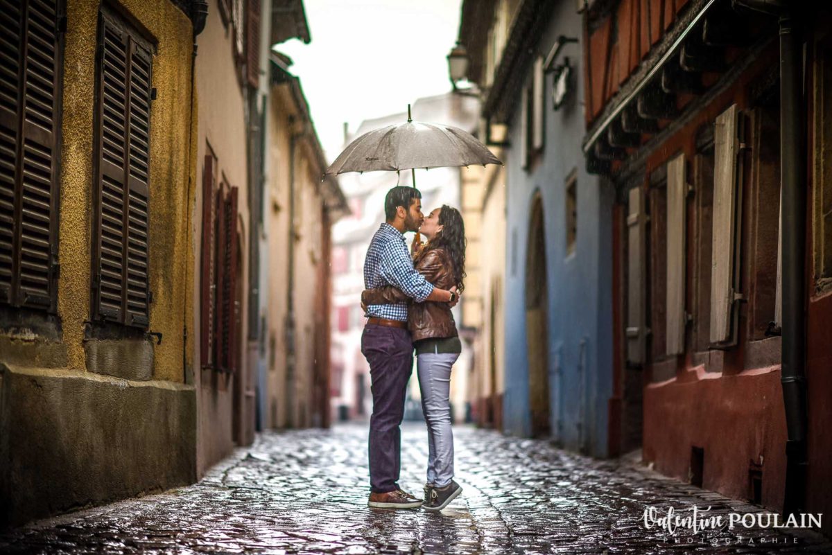 Demande mariage Colmar pluie - Valentine Poulain