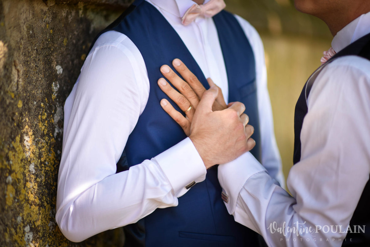 Il et il mariage couple homosexuel mains