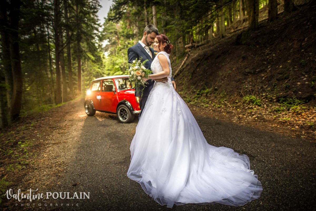 Mariage Mini rouge Fréland - Valentine Poulain grand angle