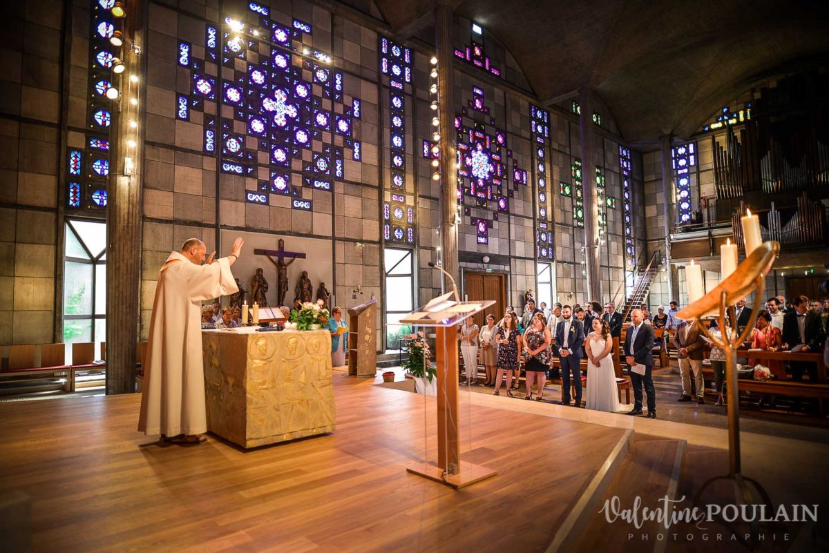 Mariage grange - Valentine Poulain église
