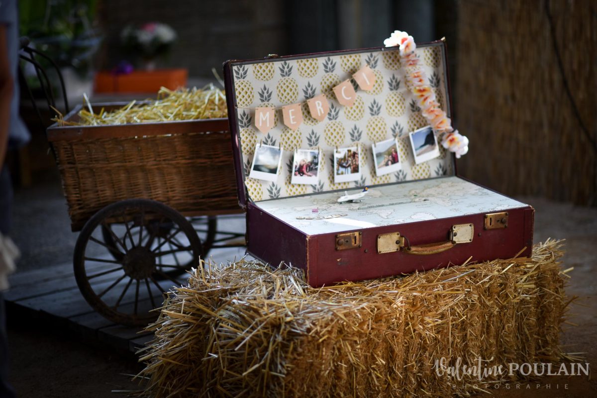 Mariage grange - Valentine Poulain valises