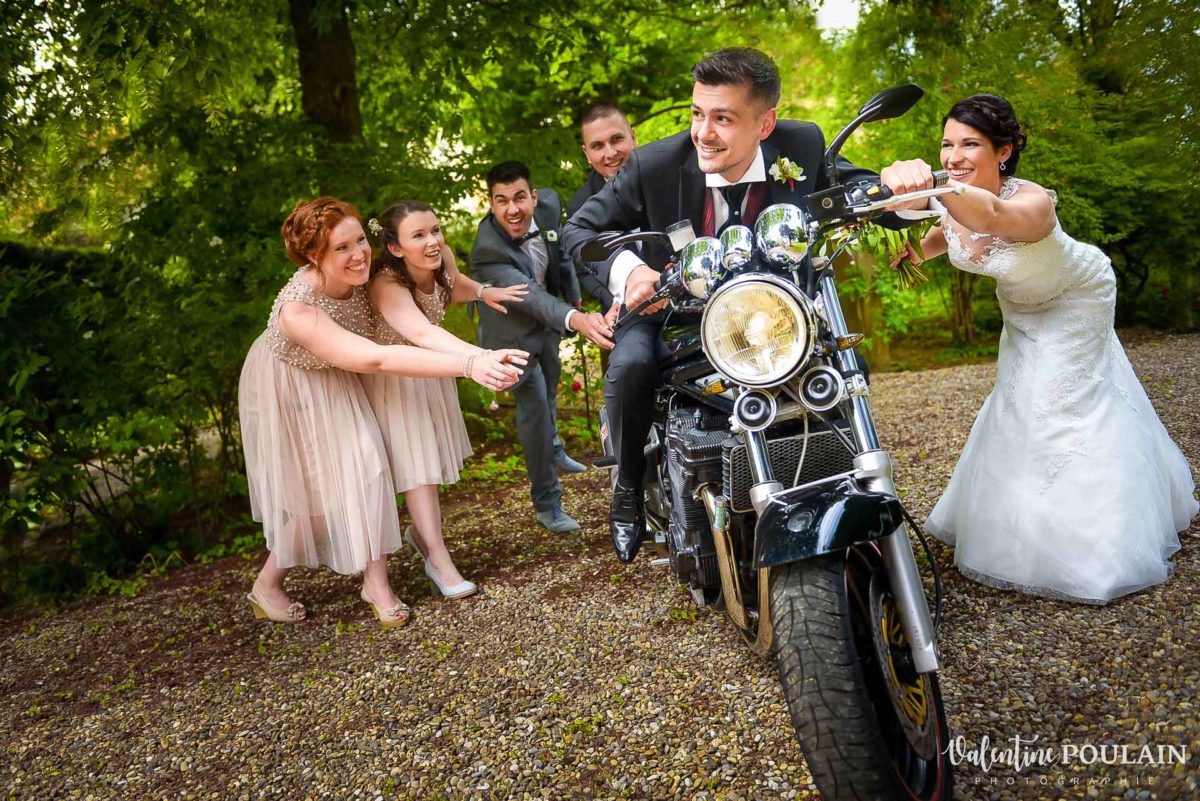 Mariage moto témoins couple fun - Valentine Poulain