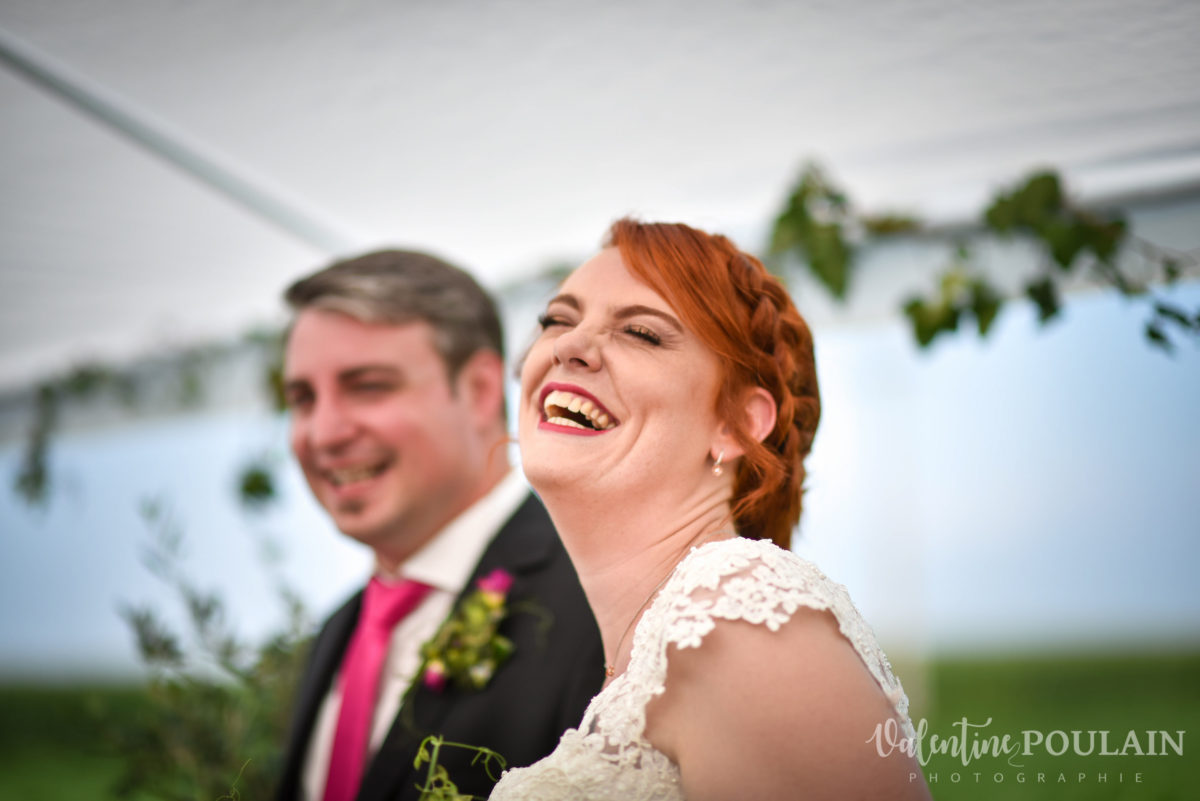 Mariage joyeux vert rose rire - Valentine Poulain
