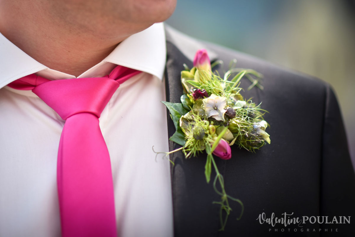 Mariage joyeux vert rose boutonnière - Valentine Poulain