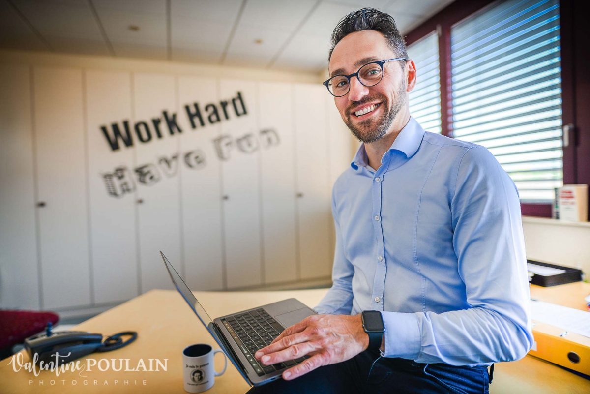 Portrait corporate in situ - Valentine-Poulain bureau