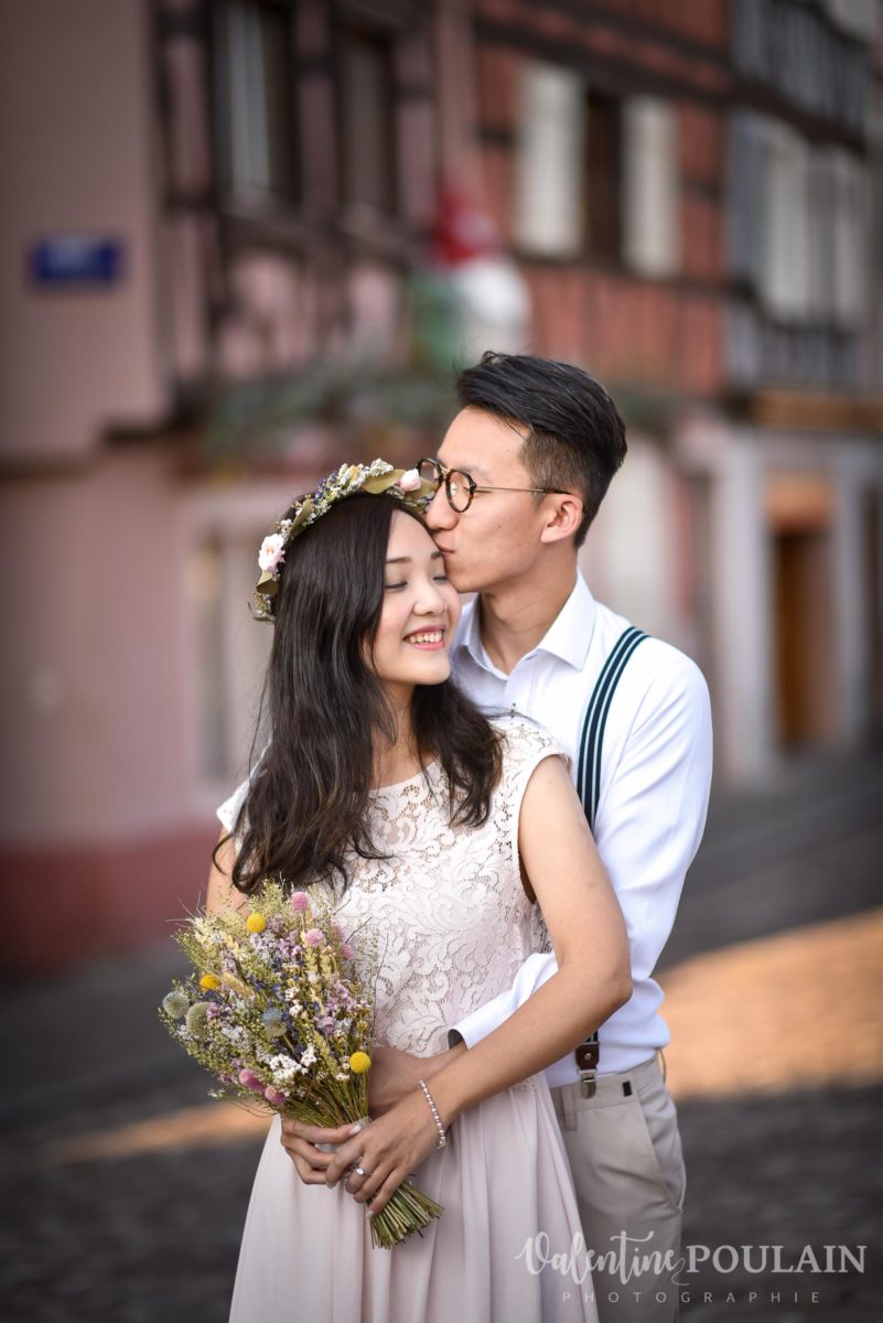 Save the date Colmar couple chinois - Valentine Poulain bisou