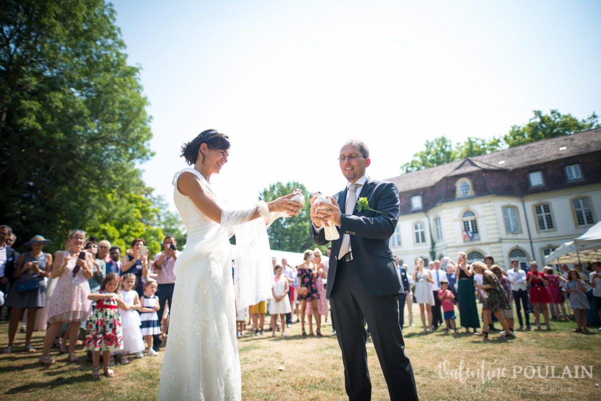 Mariage musée papier peint - Valentine Poulain colombe