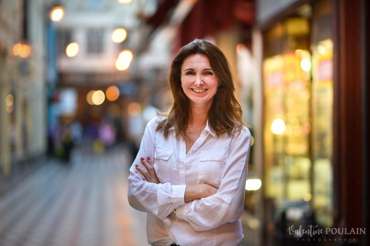 Shooting photo portrait Paris - Valentine Poulain passage couvert