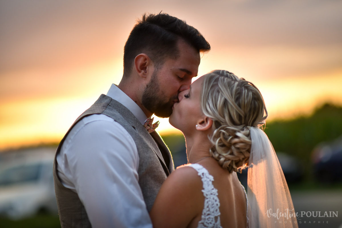Mariage père marie fille - Valentine Poulain bisou