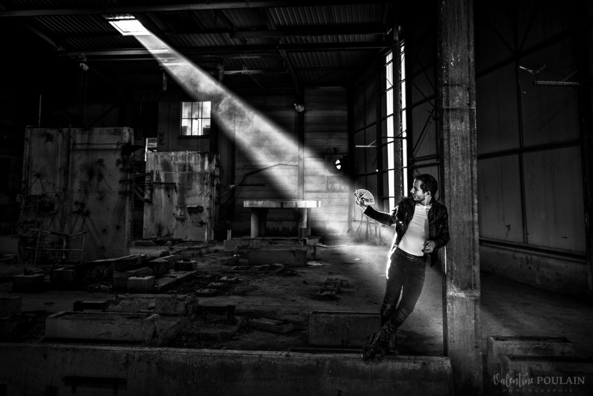 Shooting photo Eric Borner magicien - Valentine-Poulain faisceau