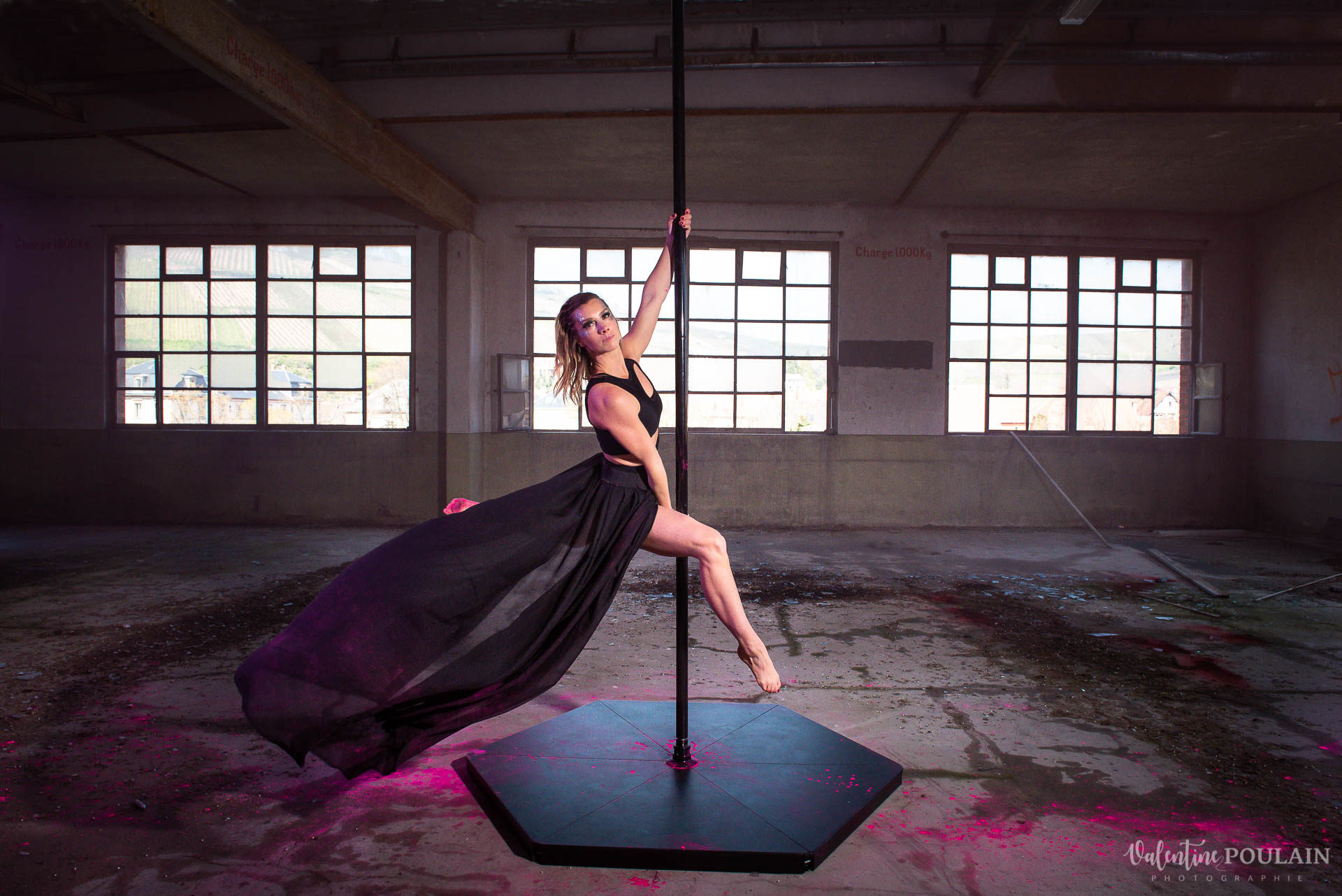 Shooting artistique pole dance - Valentine Poulain