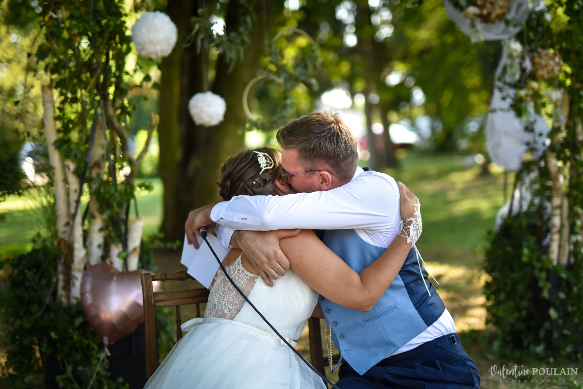 Cérémonie laïque années 20 - Valentine Poulain - câlin