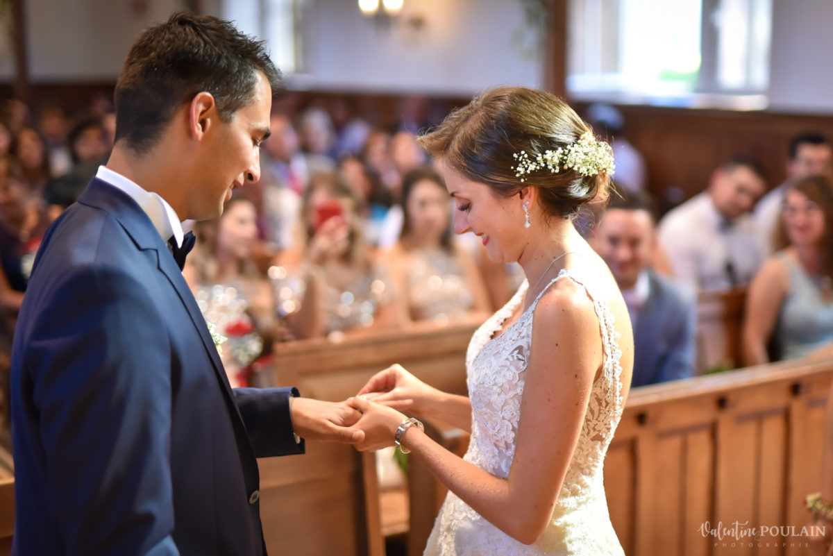 Mariage romantique Domaine Beaupré - Valentine Poulain mains