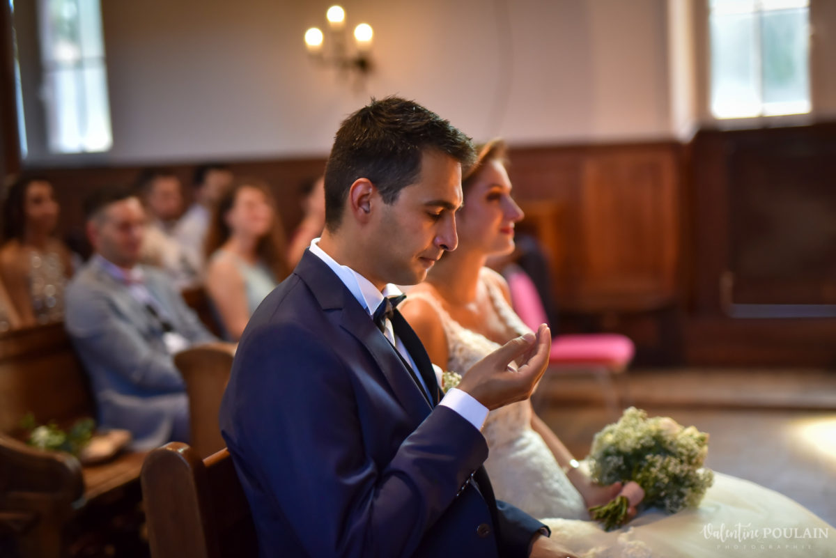Mariage romantique Domaine Beaupré - Valentine Poulain pleure