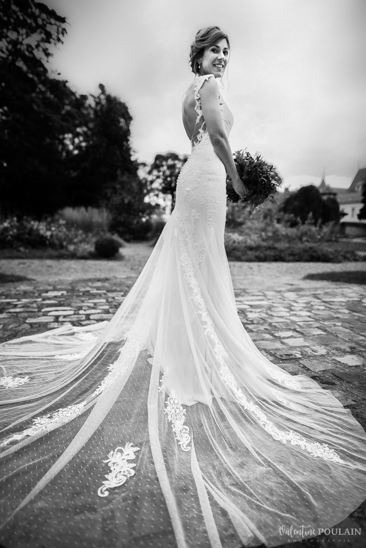 Mariage lieu insolite Paris -Valentine Poulai robe