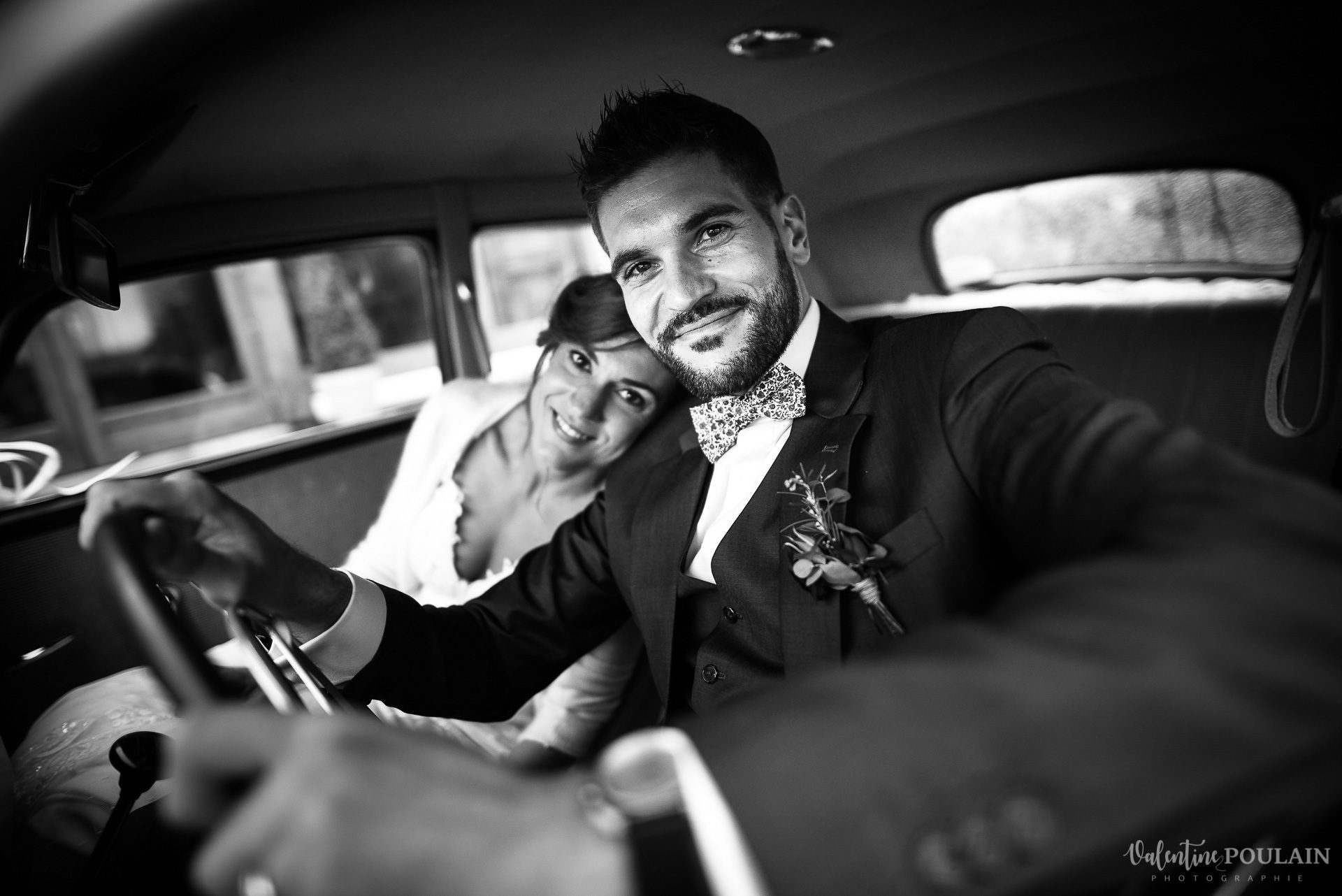 Mariage lieu insolite Paris -Valentine Poulain Domaine de Brunel voiture