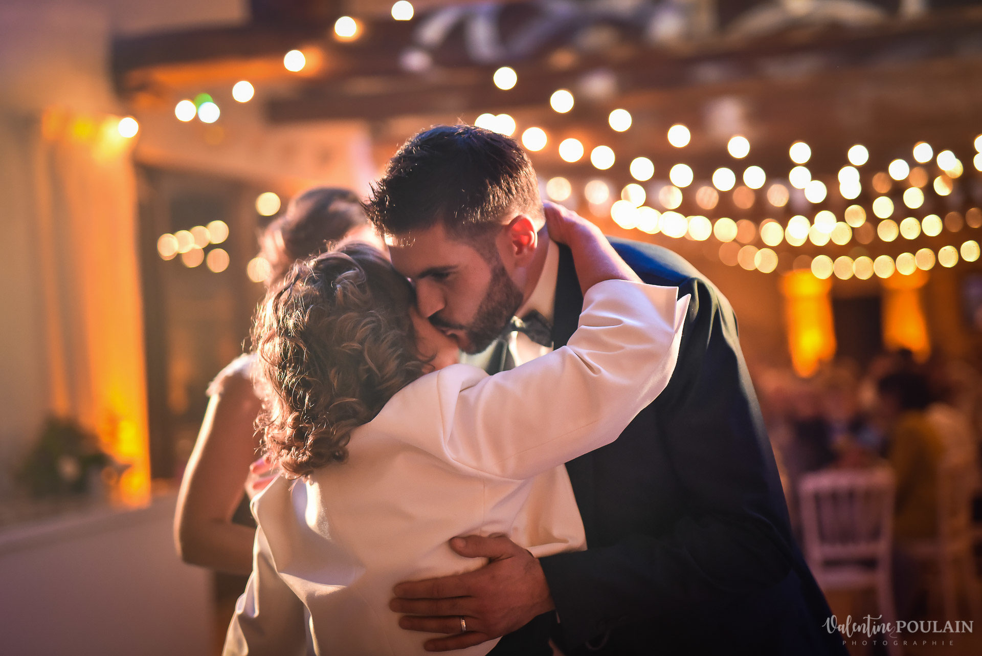 Mariage lieu insolite Paris -Valentine Poulain Domaine de Brunel soirée