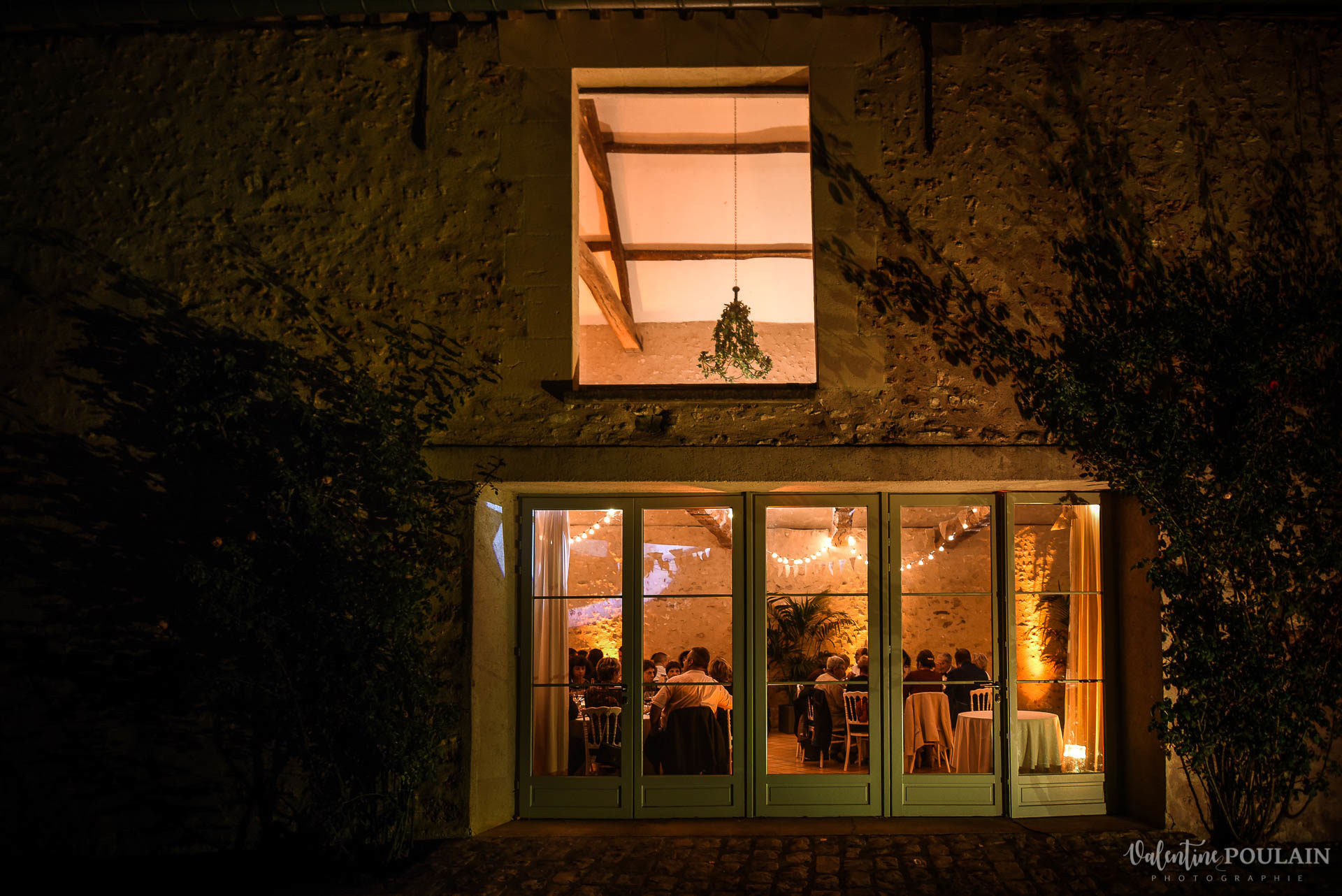 Mariage lieu insolite Paris -Valentine Poulain Domaine de Brunel batisse