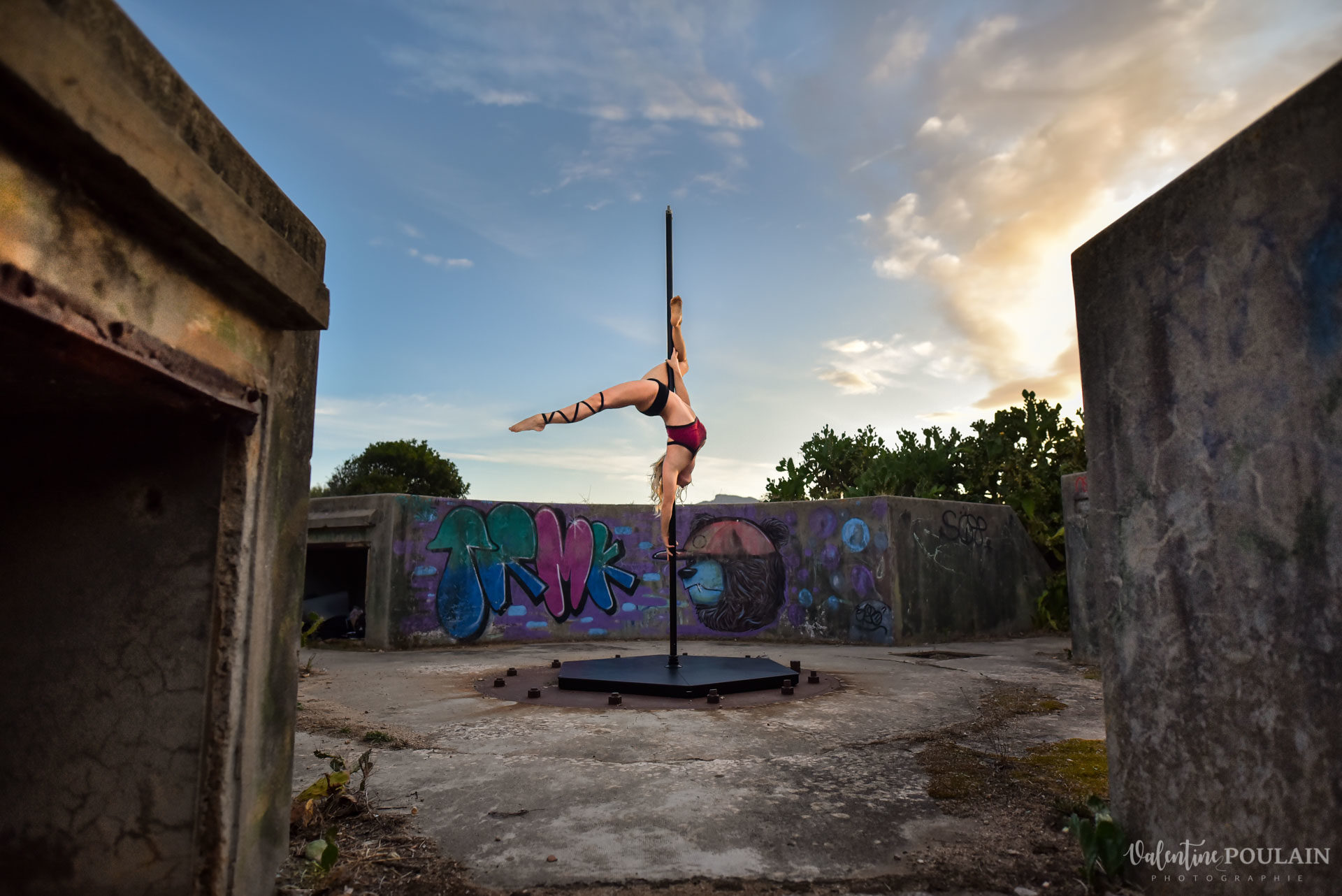 Shooting pole dance Corse Portrait - Valentine Poulain tendue