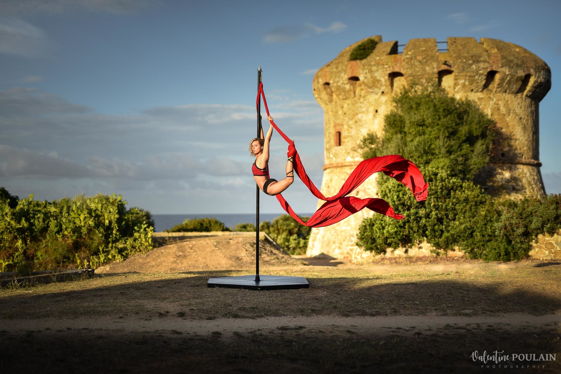 Shooting pole dance Corse Portrait - Valentine Poulain tour Capitello