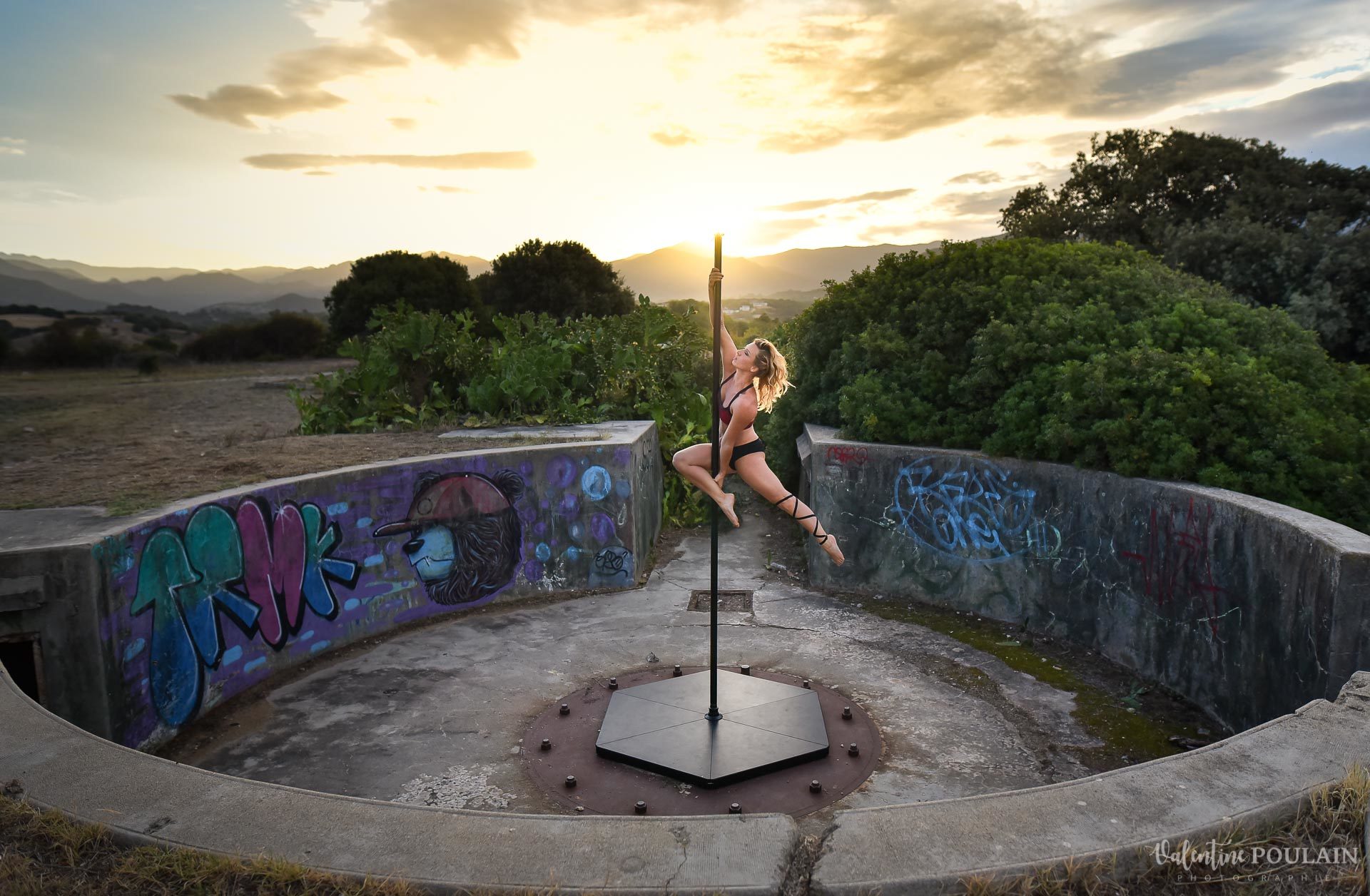 Shooting pole dance Corse Portrait - Valentine Poulain heroine