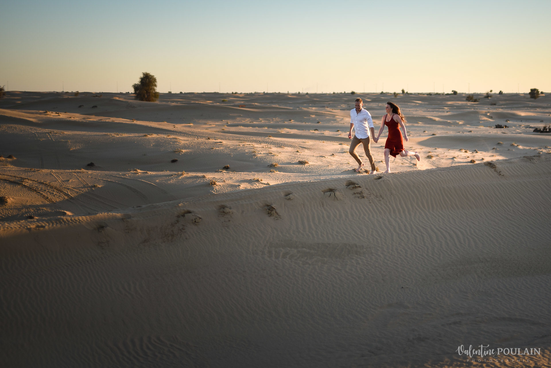 Demande en mariage Désert Dubaï - Valentine Poulain courent