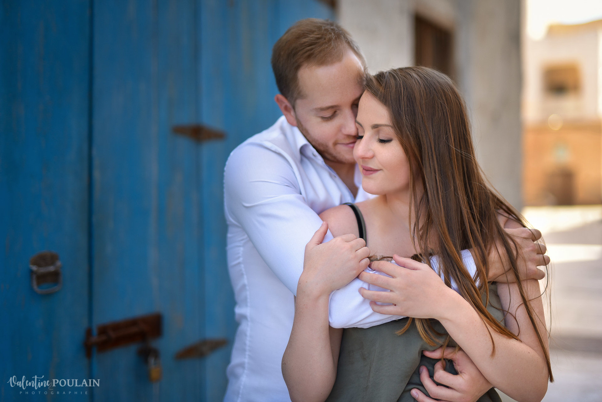 Porte bleue Dubai amoureux - Valentine Poulain