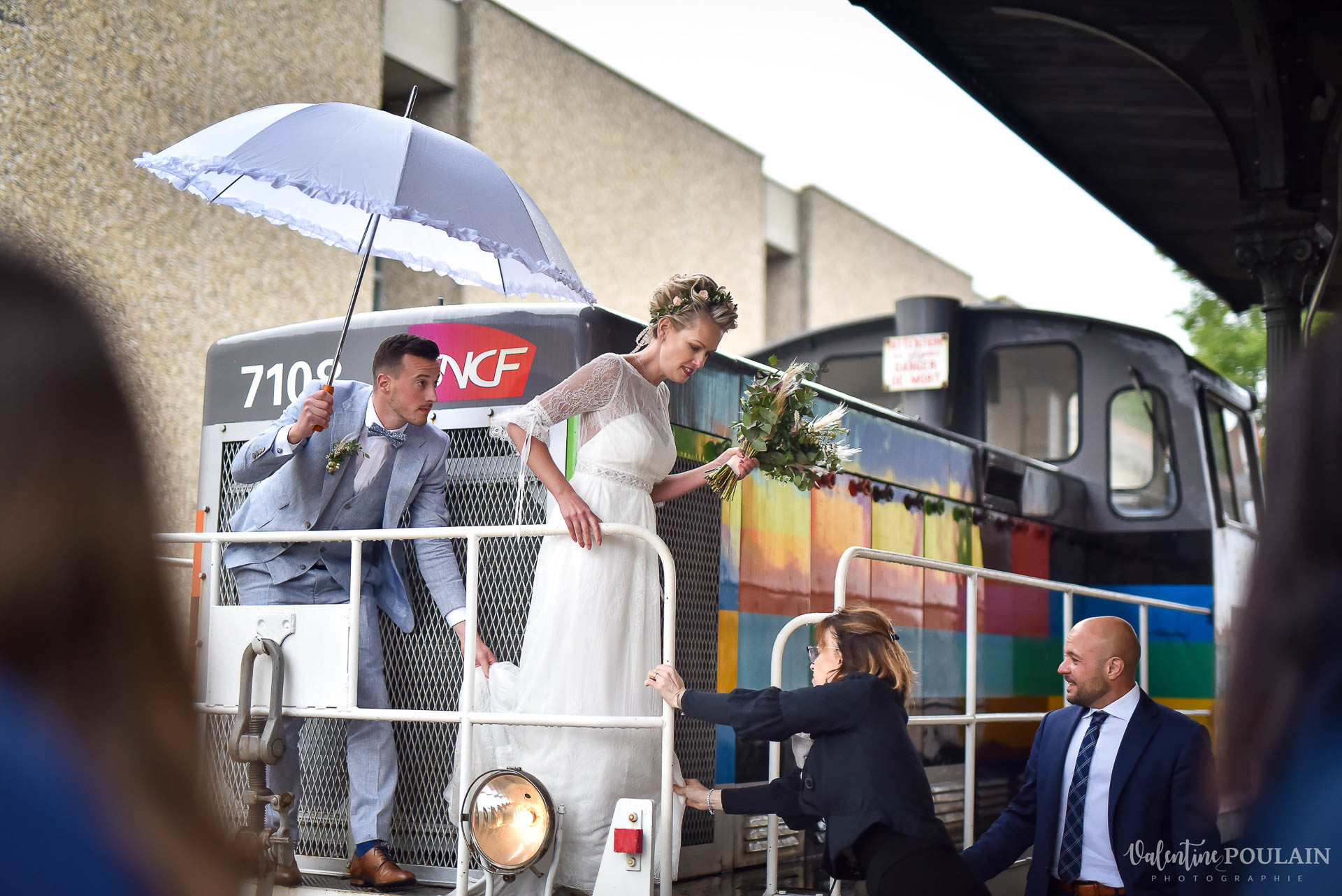Mariage cité du train arrivée locomotives - Valentine Poulain