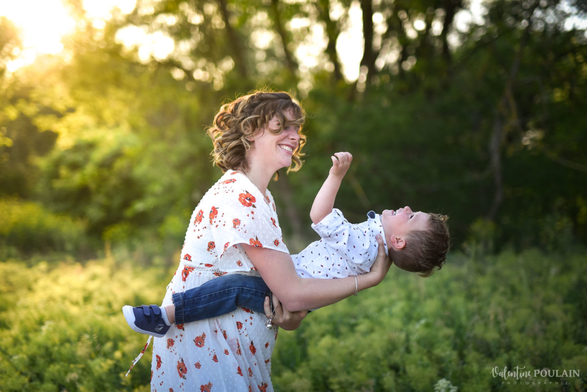 Seance grossesse famille coucher soleil youhou - Valentine Poulain