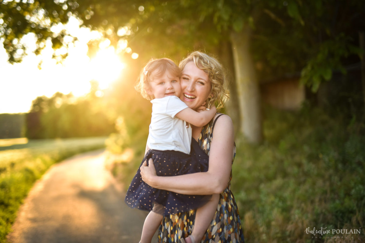 Séance photo Famille champs blé - Valentine Poulain lumière