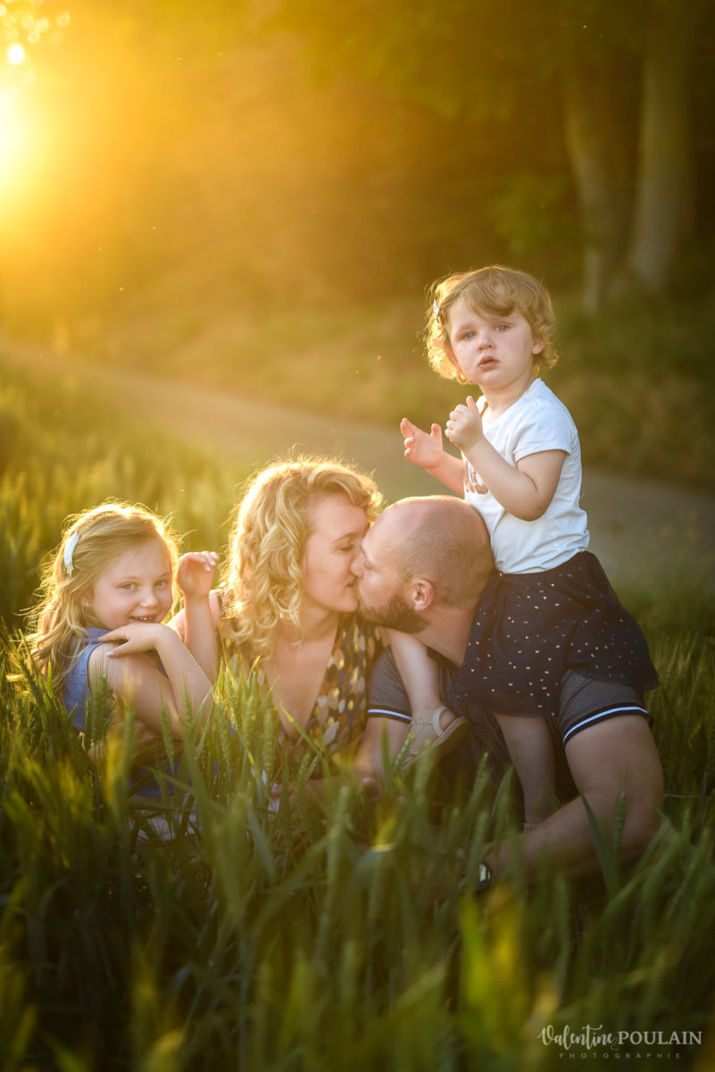 Séance photo Famille champs blé - Valentine Poulain parents
