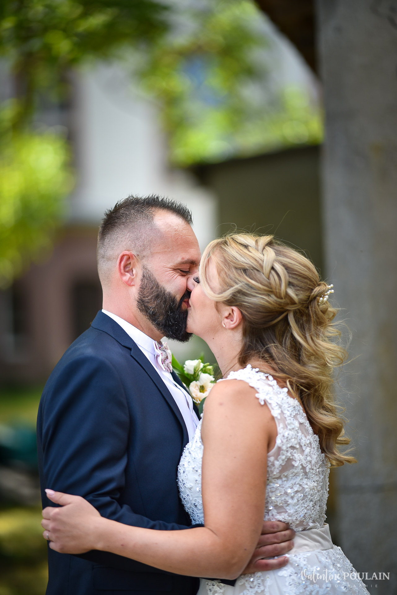 Mariage fun kermesse party - Valentine Poulain bisou