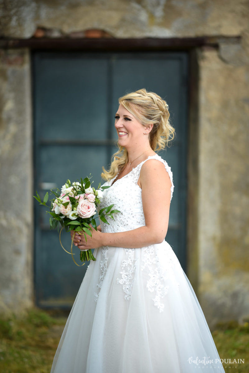 Mariage fun kermesse party - Valentine Poulain mariée portrait