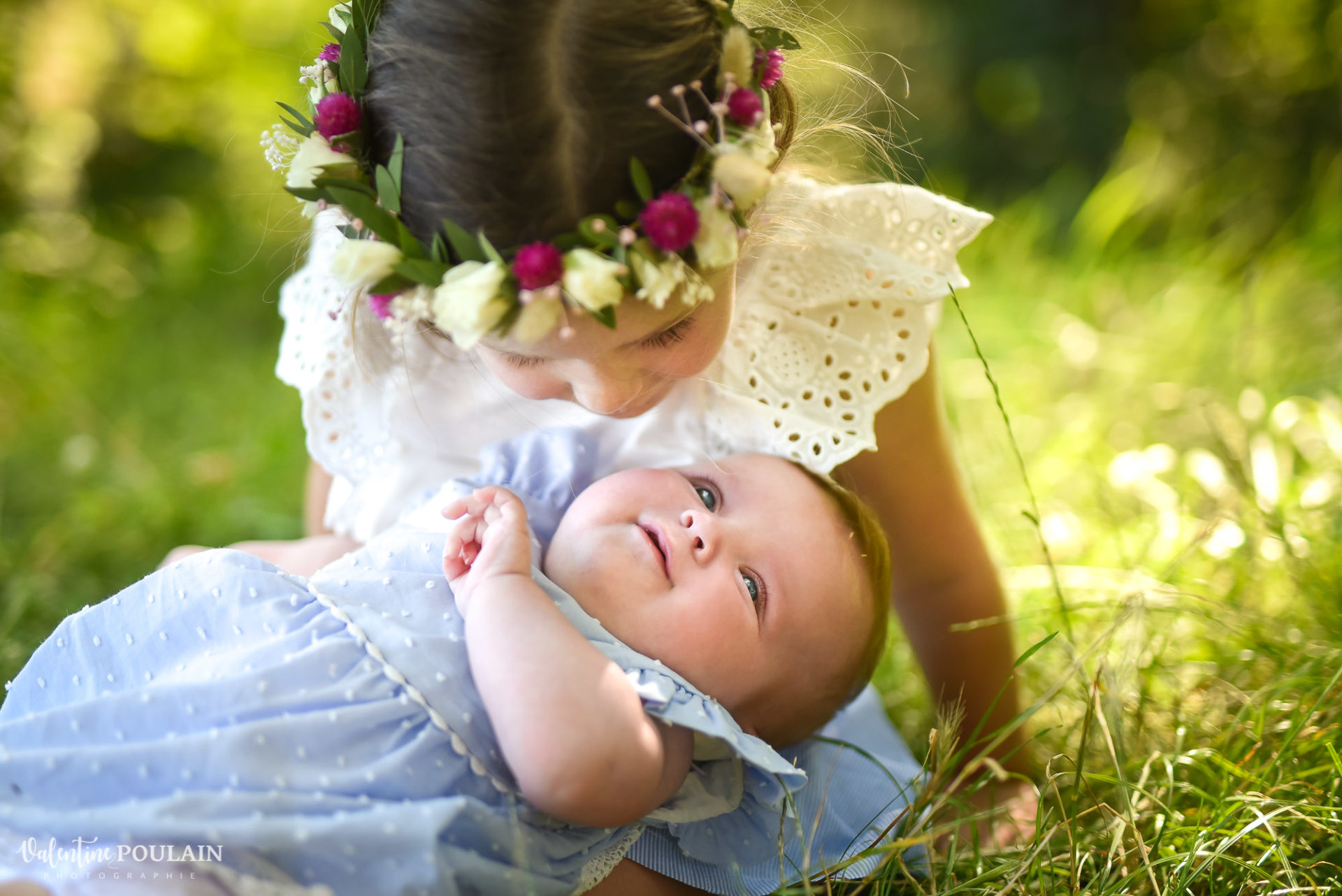 Shooting famille soeurs serre - Valentine Poulain tendresse