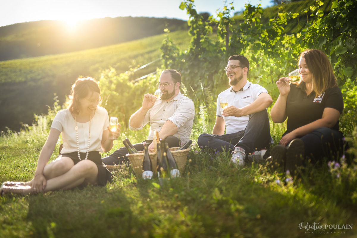 amis photo corporate Domaine vigneron - Valentine Poulain
