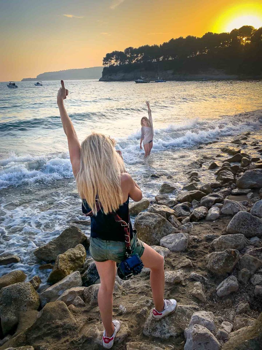 making-of shooting sud calanques - Valentine Poulain pouce