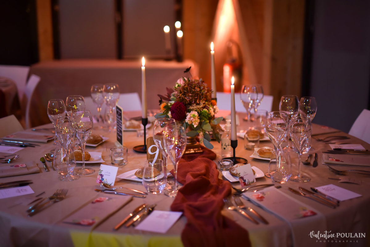 Mariage rock automne Domaine du Hirtz - Valentine Poulain soirée table