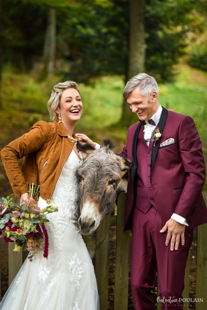 Mariage rock automne Domaine du Hirtz - Valentine Poulain âne fou rire