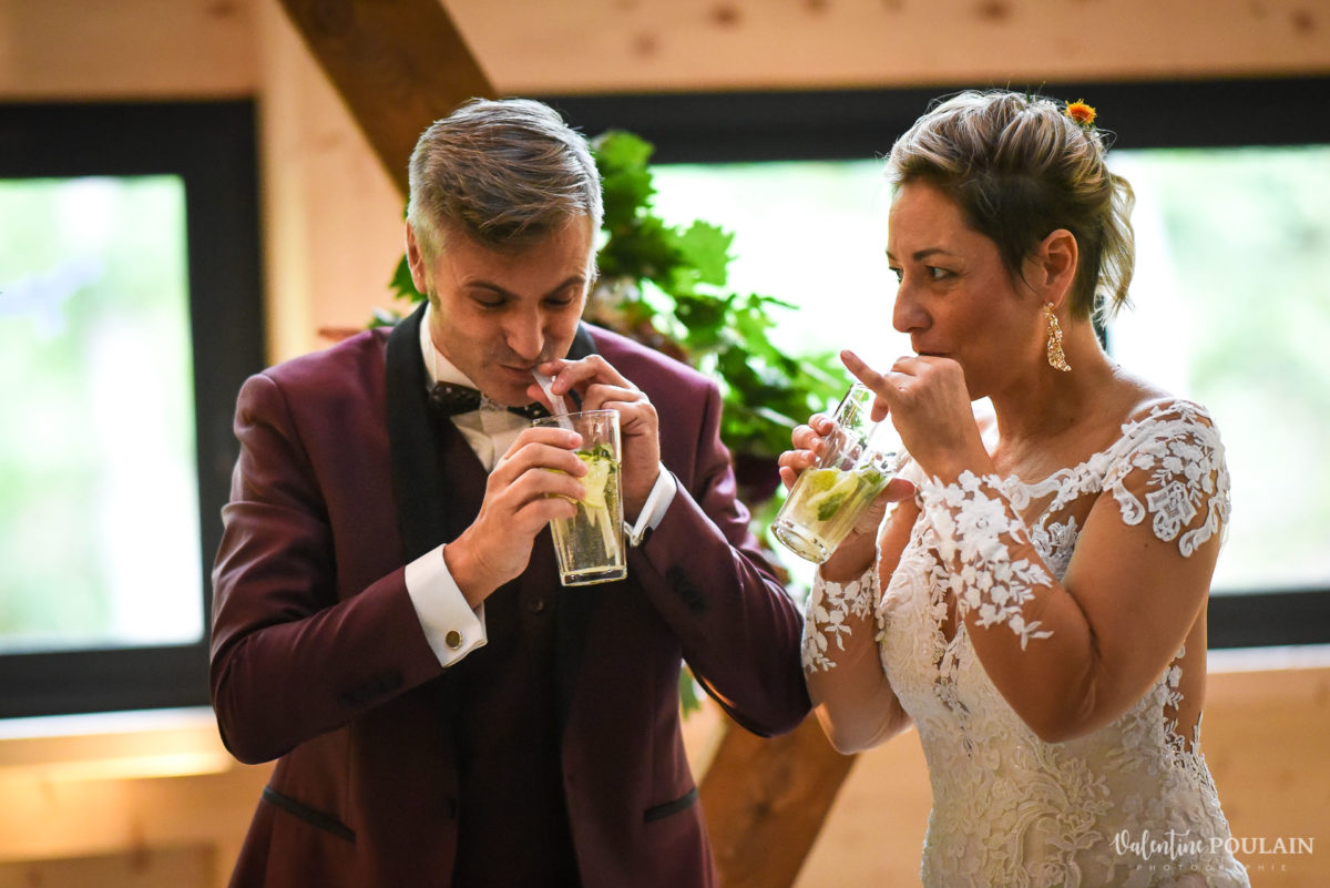 Mariage rock automne Domaine du Hirtz - Valentine Poulain cérémonie laïque-mojito cocktail