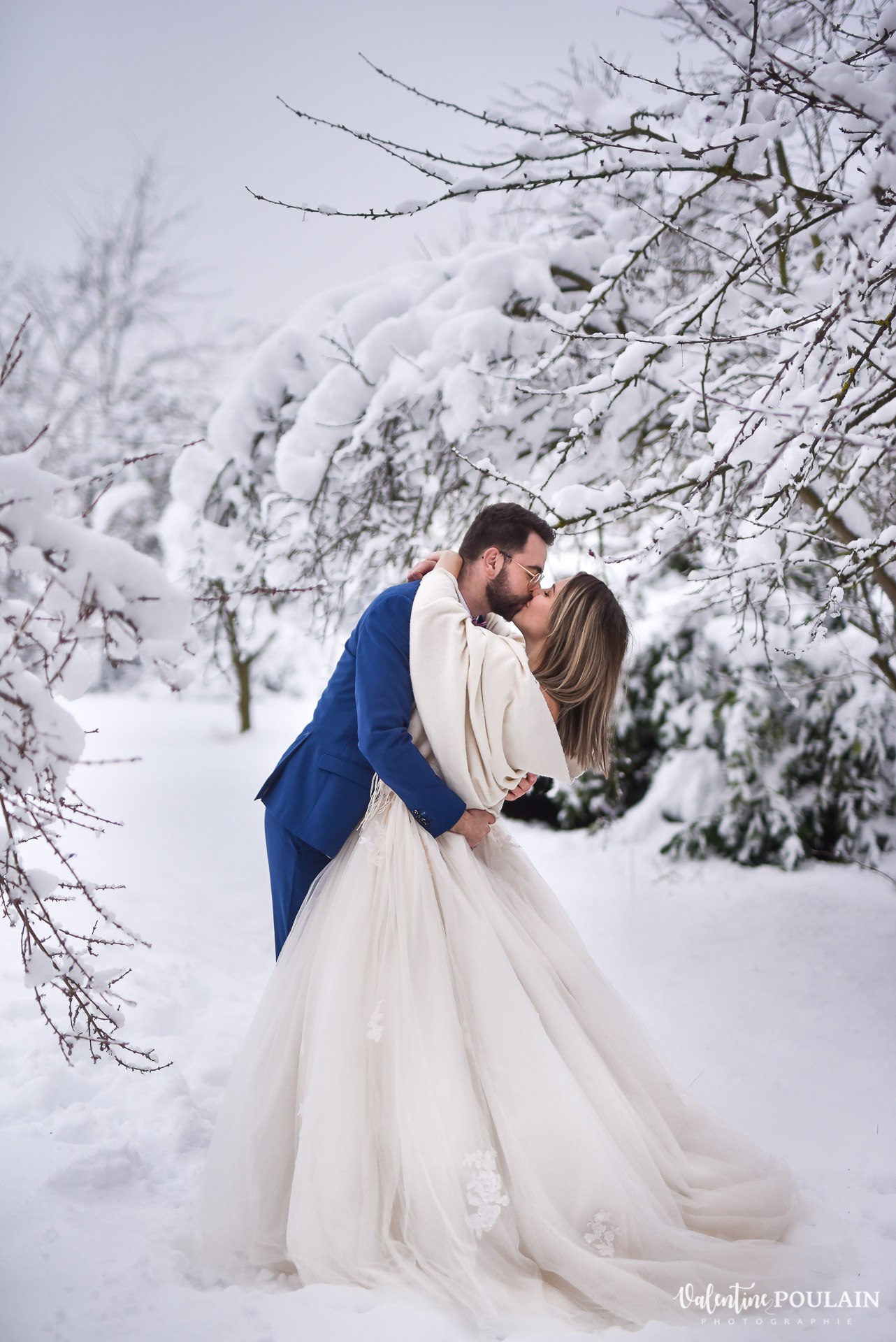 Photo mariage neige hiver - Valentine Poulain conte de fée