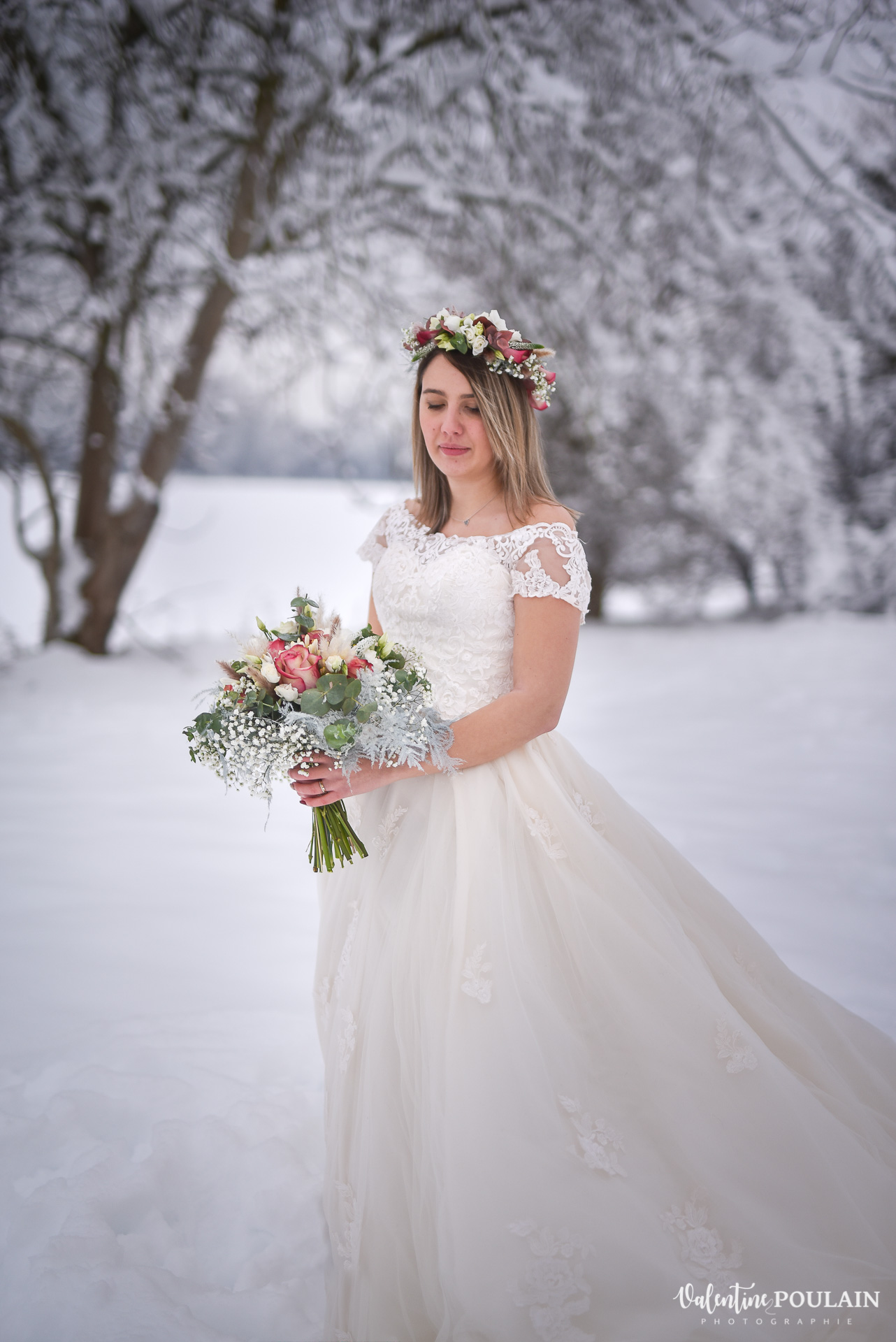 Photo mariage neige hiver - Valentine Poulain mariée