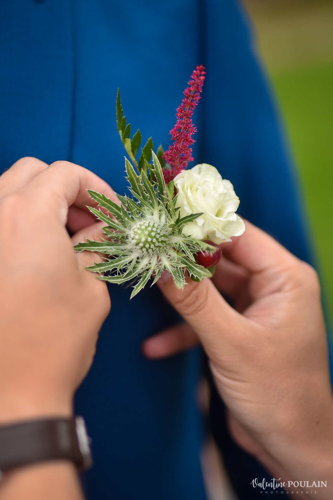 Mariage La Drille au bord de l'eau - Valentine Poulain boutonnière